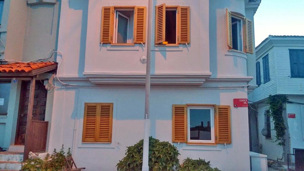 Efharisto Hotel Tenedos Buitenkant foto